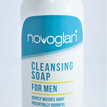 A mild and naturally moisturising castile soap specifically formulated by Novoglan research team o use daily for the prevention of phimosis, balanitis, skin infections and other inflammatory skin conditions...
Can be used all over the body as well.